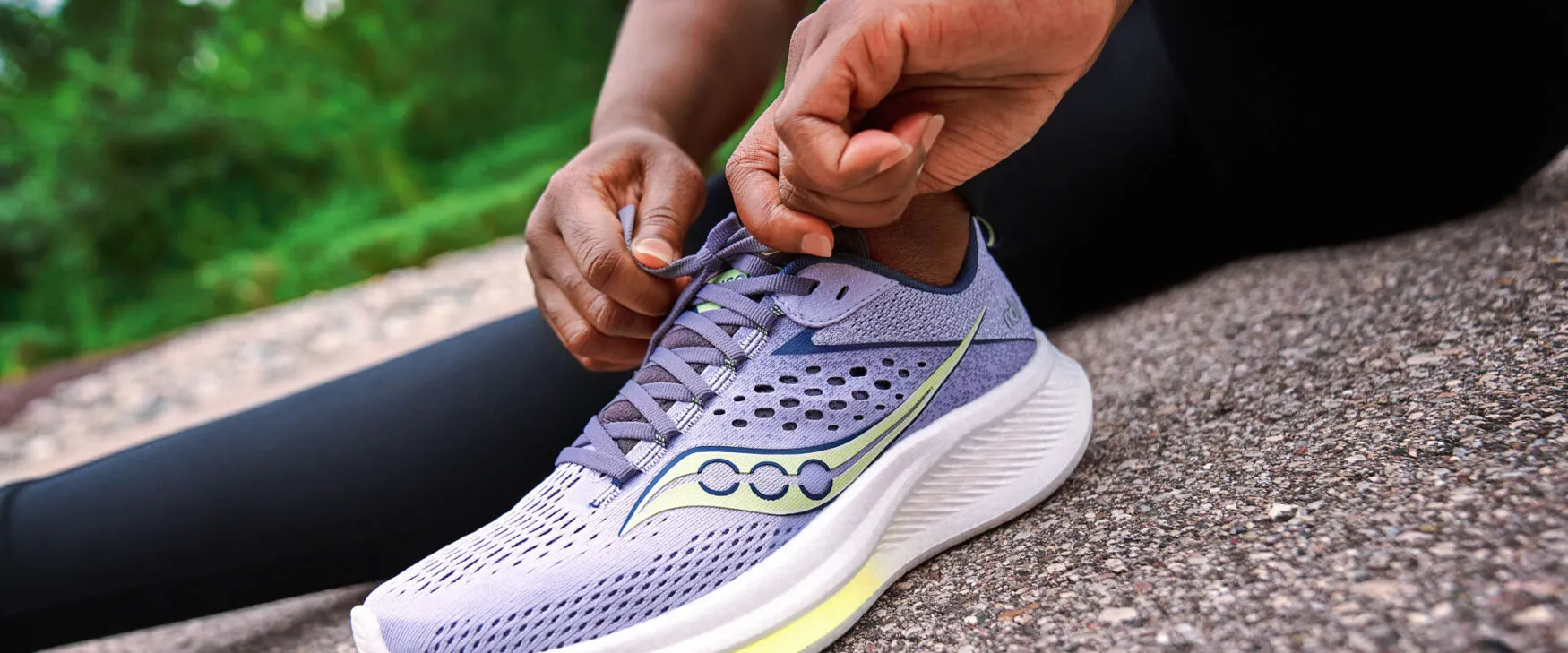 Saucony Women's Ride 17 zoomed in lifestyle