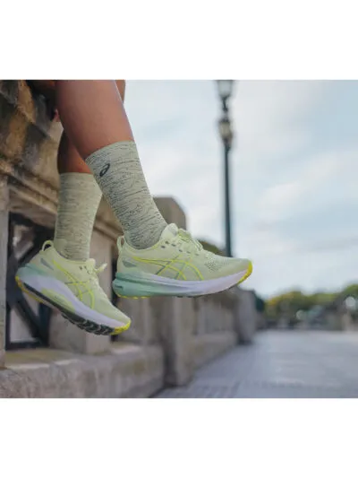 Asics Gel-Kayano 31 lifestyle runner sitting on bridge