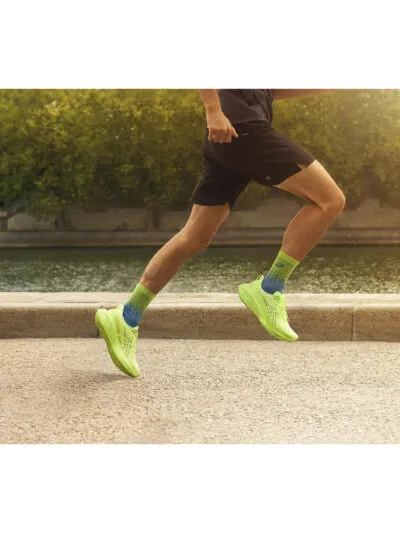 asics Novablast 4 Lifestyle on foot running