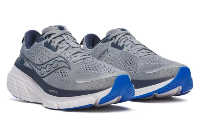 Angled view of the Men's Saucony Guide 18 in Black & White